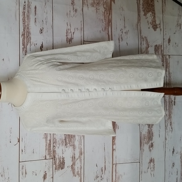 Chico’s White Eyelet Tunic - Picture 1 of 13
